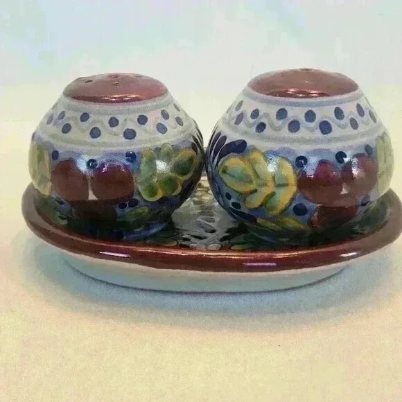 Vintage Arte Juarez salt and pepper Ceramic shaker Pue Mexico With tray 5 1/2