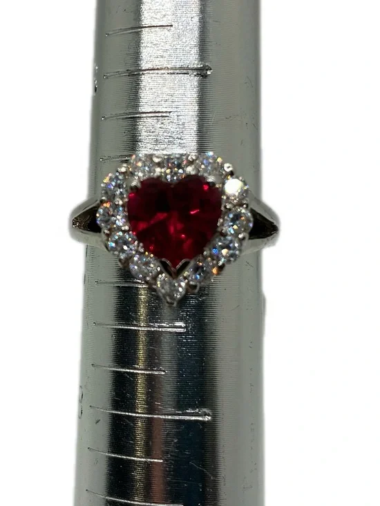 STERLING SILVER HEART SHAPED RING SIZE 7 NEW