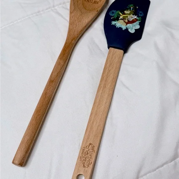 Tiana’s Bayou Adventure Spatula & Spoon Set Disney World Cast‎ Member Exclusive
