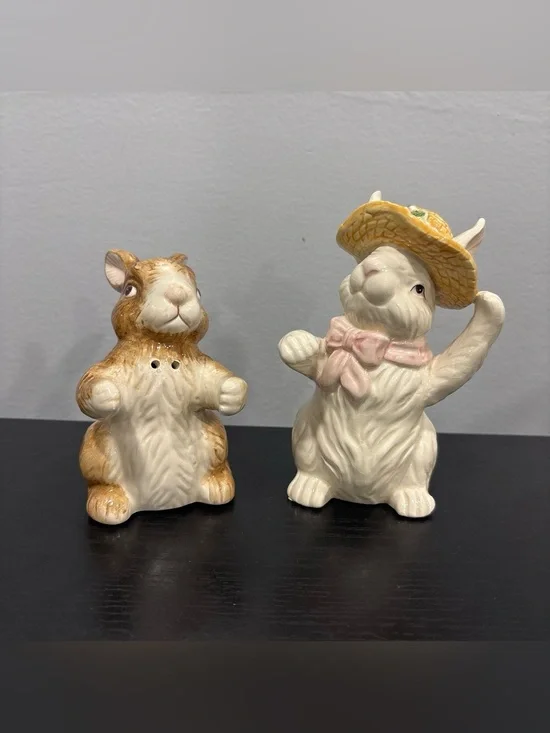 Ceramic Bunny Salt and Pepper Shaker Set -  one chip- country cottagecore