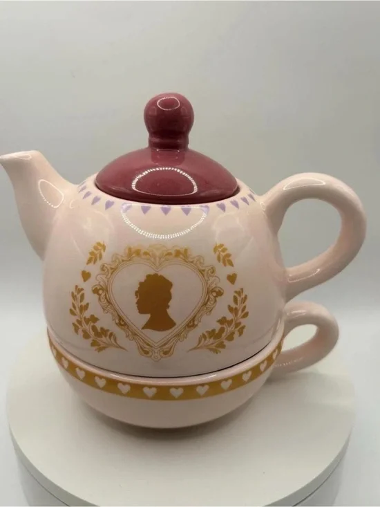 Dinnerware bridgerton style tea