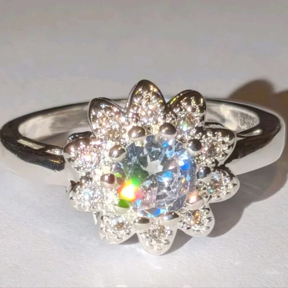 Elegant 925 Sterling Silver Floral Ring Sz 8