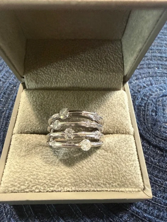 Beautiful 14k White Gold Ring 1ctw