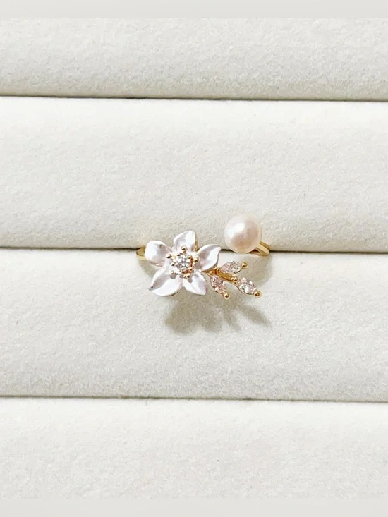 Freshwater Pearl Elegant Flower Ring | 18K Gold Plated | Adjustable One Size |