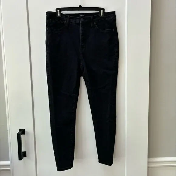 J. Crew 9” mid-rise skinny black jean woman’s size 32‎