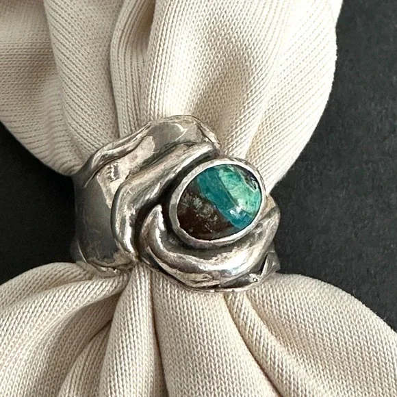 Green Stone Woman Cocktail Ring Size 5 1/2 Jewelry Custom Made 