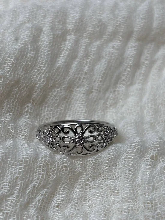 925 Sterling Silver Filigree Floral Ring - Size 8