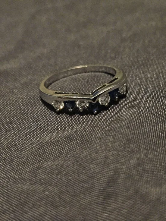 Wishbone Ring V-Shape Silver Tone Blue & White Stones Chevron Band Size 6.75