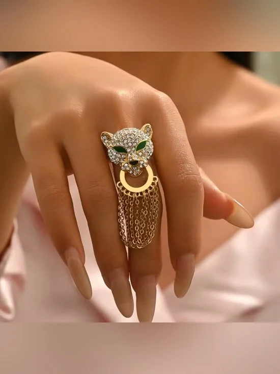 Leopard Head Tassel Ring with Luxurious Inlaid Rhinestones….Green Eyes Decor