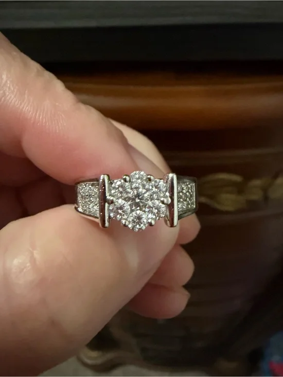 10k Genuine White Gold Cluster Genuine Diamond Ring - Size 7