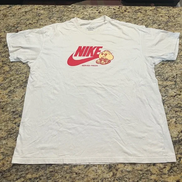 Nike Mens Served Fresh Dumpling Graphic T-Shirt White XL Short Sleeve Tee