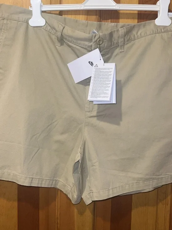 Men’s Nike Shorts Size 40 HJ2658-257 Tan