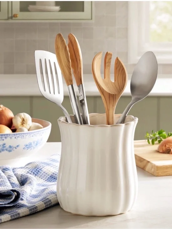 ✨The Pioneer Woman Colette Stoneware Kitchen Utensil Holder, White