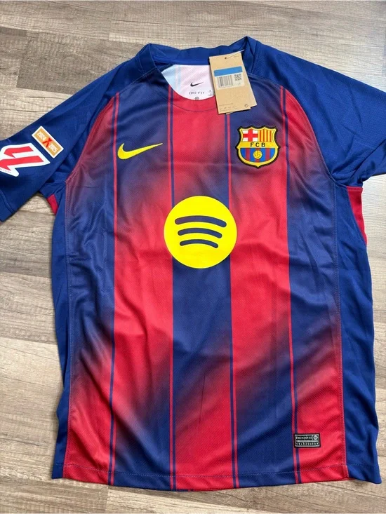Barcelona home soccer Jersy size medium #10 yamal