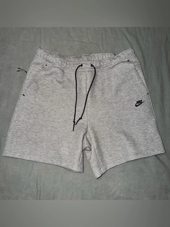 Men’s Nike Tech Fleece Heather Gray Shorts