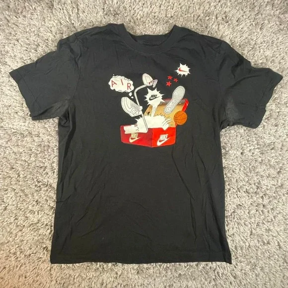 Nike Air Force One black‎ and red graphic tee