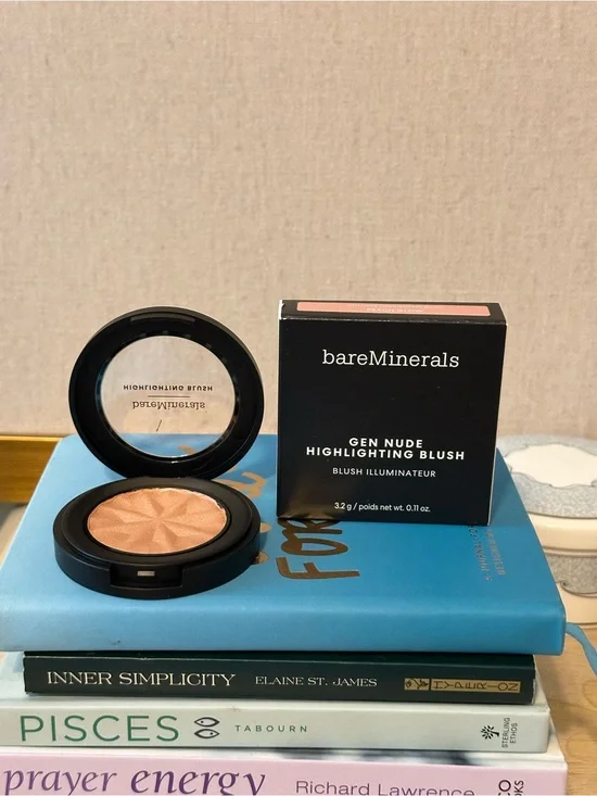 bareMinerals Gen Nude Highlighting Blush — Peach-Glow