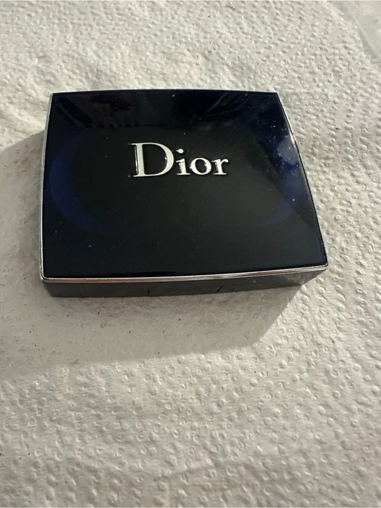 Dior Glowing Color Powder Blush- Peechy Keen 553