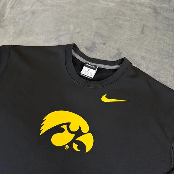 Nike Therma Fit Sweatshirt Mens Medium Black Iowa Hawkeyes Fleece Pullover
