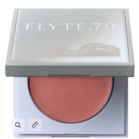 Flyte.70 Cheek.Buds HazyCheek.Crème- Tenderness