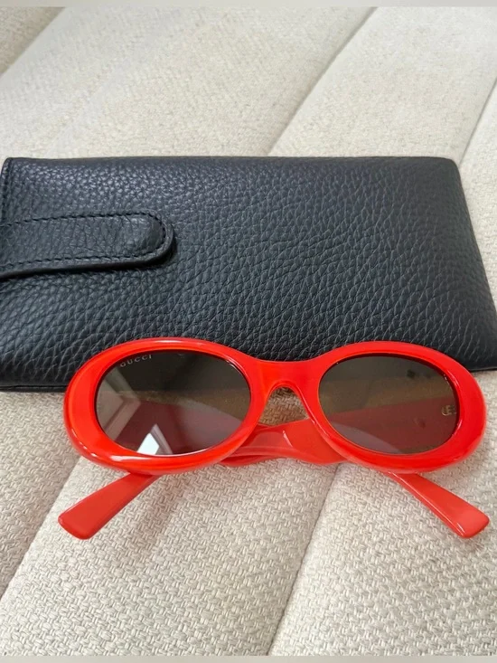 Gucci Sunglasses - red