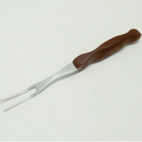 CUTCO No. 26 Chefs Carving, Serving Fork Dinner Utensil Brown. Teak