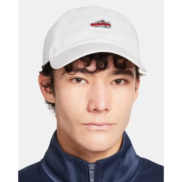 Nike UNISEX SMALL/MEDIUM Club Unstructured 