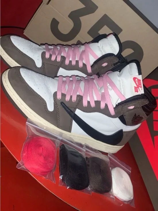 Travis scott AJ1 Nike High-Top Sneakers in Pink, Black, White, Brown