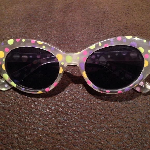 Girl's polka dot sunglasses