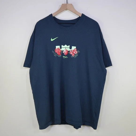 Nike LeBron James Max90 Lion Crown Graphic‎ T-Shirt XXL Basketball Navy Cotton