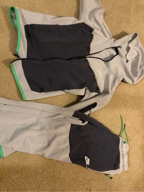 Nike Light Gray & Navy Hooded Jacket with Green Trim Two-Piece Set