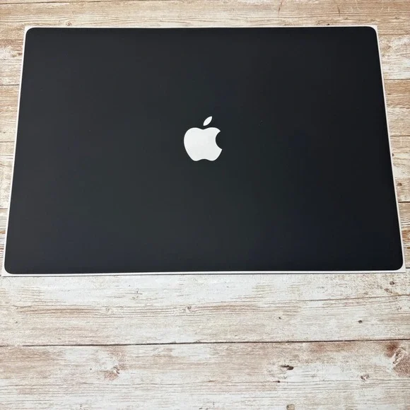 Apple 16