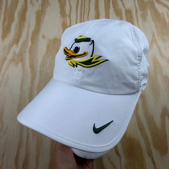 Nike Oregon Ducks Featherlight Dri-FIT Hat White Adjustable Baseball Cap Mens