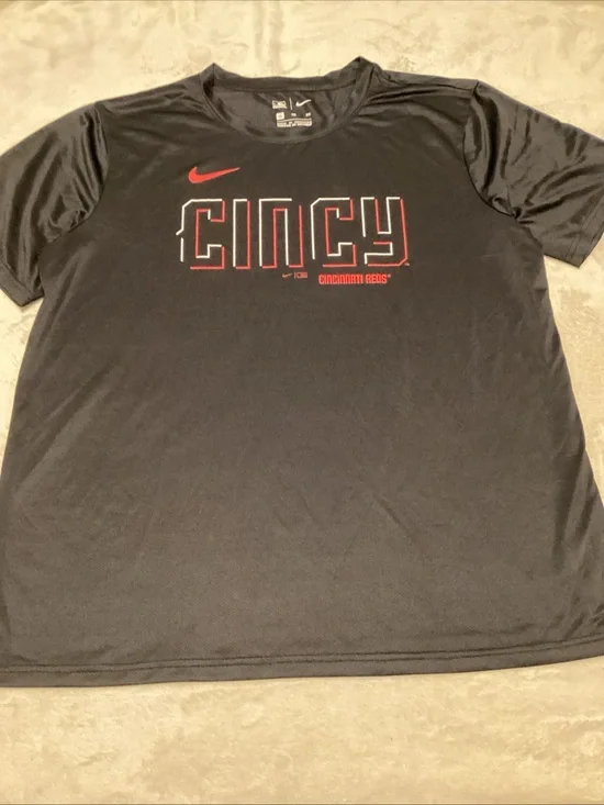 Nike Black Short-Sleeve 'CINCY' Graphic Tee with Red Accents