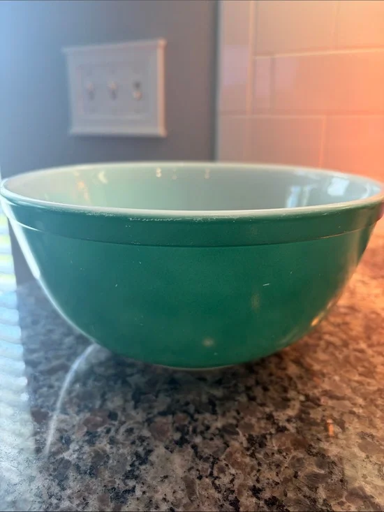 Vintage Pyrex 2.5 qt Green Exterior White Interior Mixing Bowl