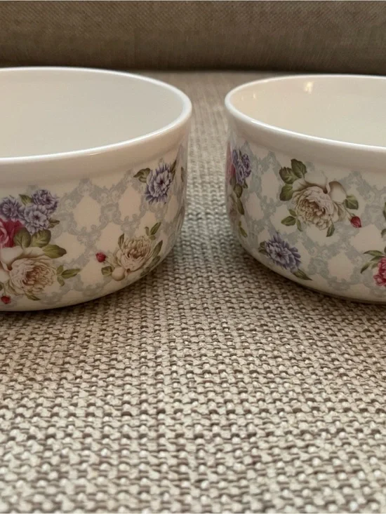 Grace Pantry English Rose Porcelain Bowls with Lids (2 Bowls)