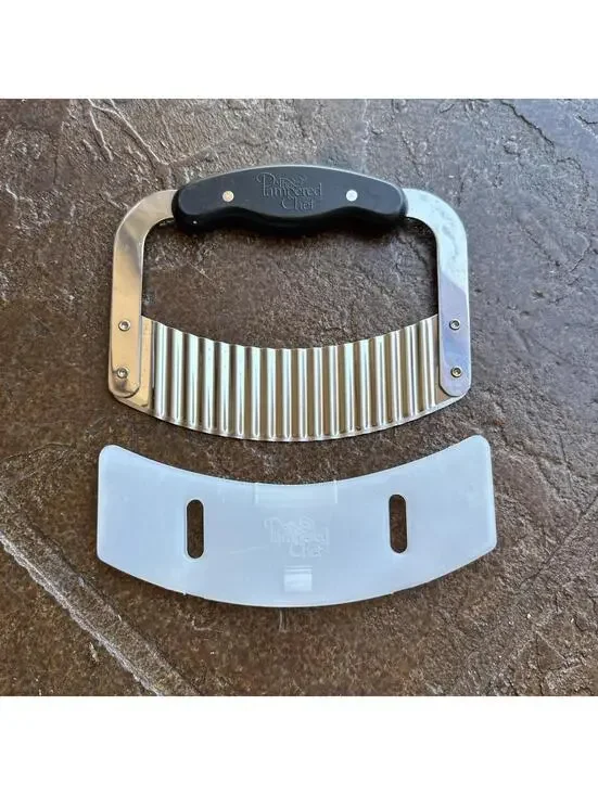 Pampered Chef Hand Held Rocking Serrated  Slicer/Chopper Stainless Steel Guard