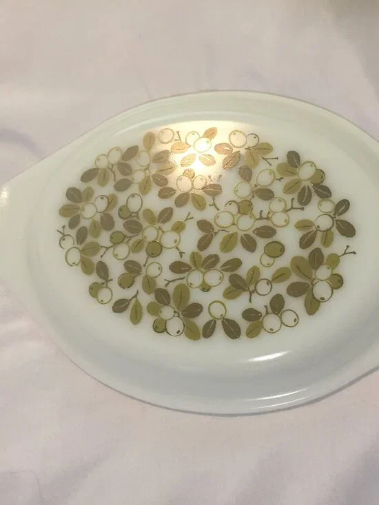 Pyrex Verde Olive Green Lid 945C for 2.5 Quart Oval Casserole Dish -Replacement