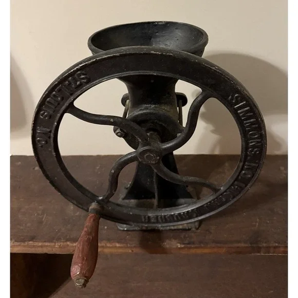Simmons Hardware No 1½ Korn Krusher Cast Iron Saint Louis MO.