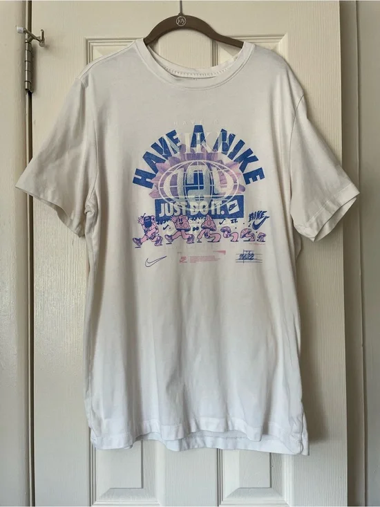 Nike Men’s Large “Have a Nike Day” Graphic T-Shirt White Pink Blue Hiking Logo