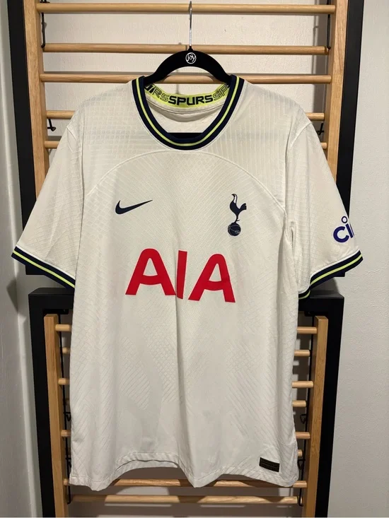 Tottenham Hotspur Kit - Dejan Kulusevski