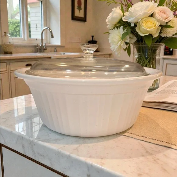 CorningWare French White 2 Qt Round Casserole Dish w/ Glass Lid Stoneware