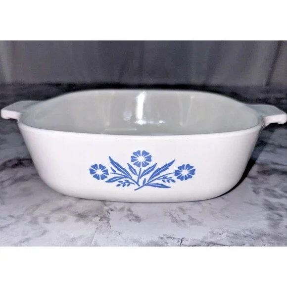 Corning Ware Blue Cornflower P-1-B  1 QT casserole dish