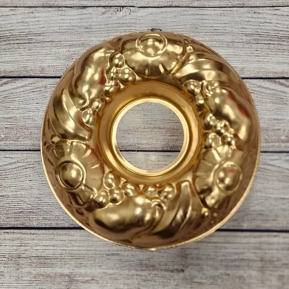 Vintage Copper Aluminum Fruit Wreath Jello‎ Salad Mold