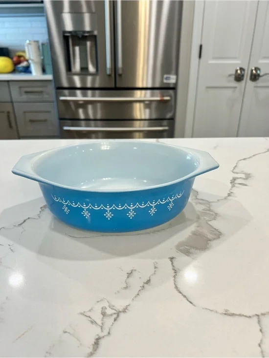 Vintage Pyrex Snowflake Garland Blue 1.5 QT Oval Casserole Dish #043 – No Lid