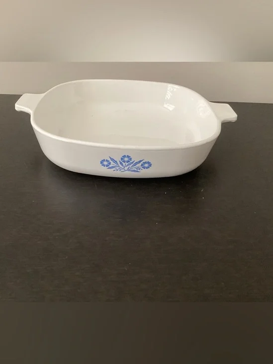 Vtg. Corning Ware Casserole dish with iconic “Blue Cornflower” Pattern