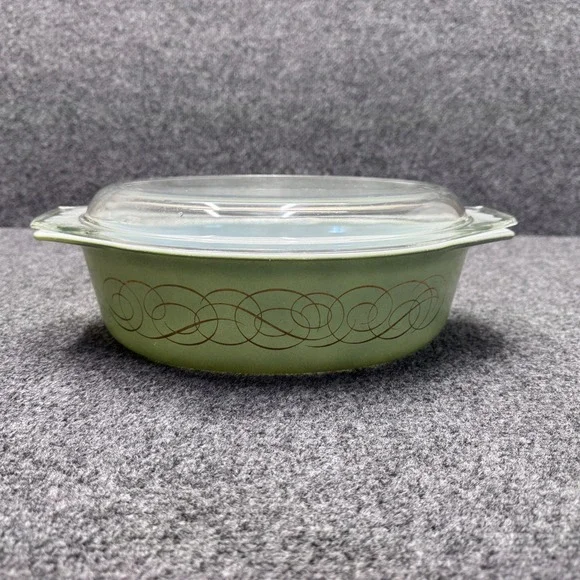 Pyrex Casserole Dish 2.5 QT Verde Green Gold Filigree MCM 045 Vintage Bakeware