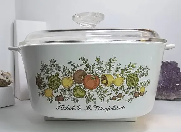 Corning Ware A-3-B 3 Quart. Range - Oven - Microwave. Corning, NY, USA 182MA