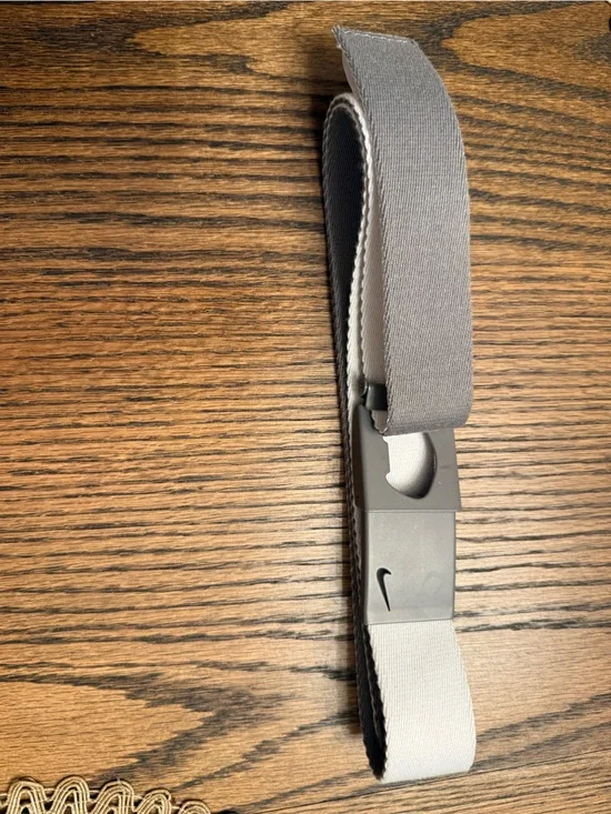 Nike white and gray reversible belt, excellent condition worn once.