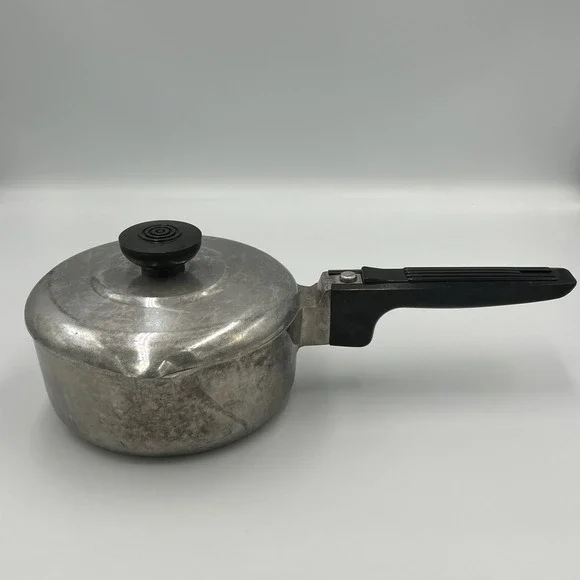 Vintage Magnalite 1 Qt‎ Quart Sauce Pan Double Spout Silver Made In USA Cookware